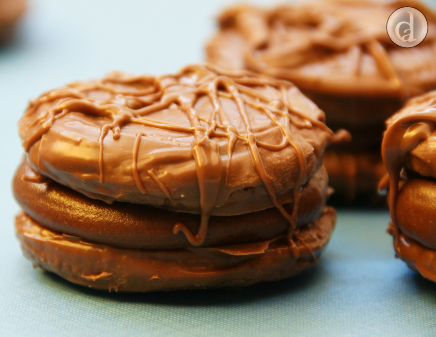 Butterscotch schnapps truffle between two coated JPYs co300011