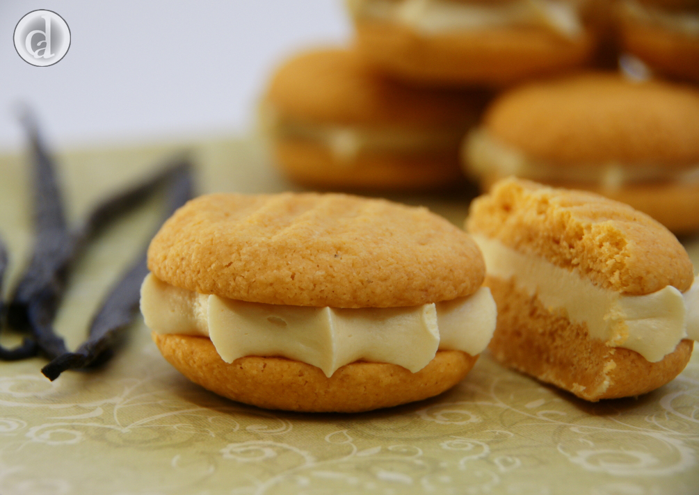 Yoyo with Vanilla Buttercream Icing yo1400011