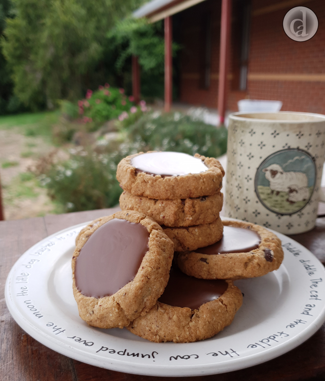 Delicious crunchy biscuit topped with Nutella