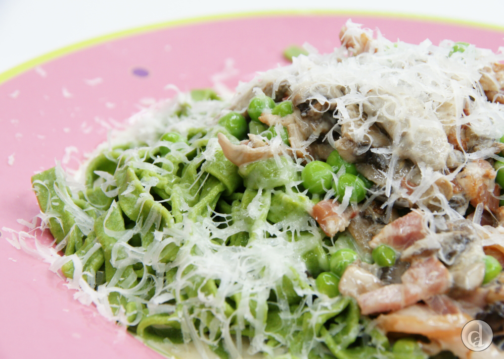 With bacon, mushrooms, peas and cream